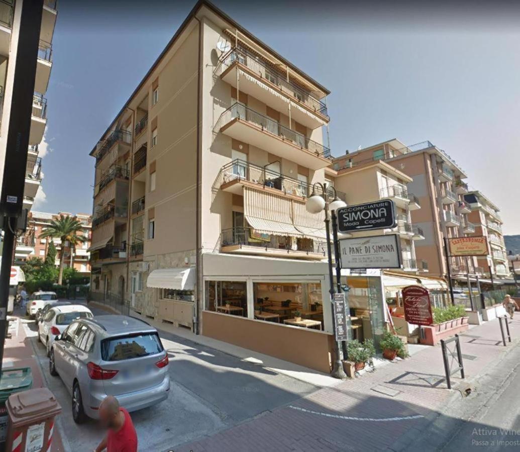 Babyaccommodation Family Experience IV Pietra Ligure Extérieur photo
